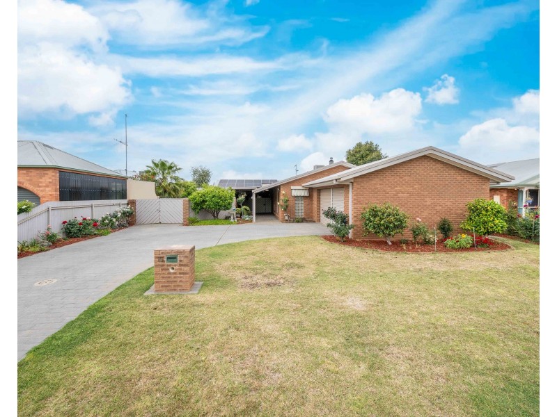 15 MITCHELL STREET, Cobram VIC 3644
