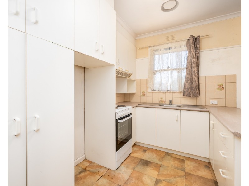 24 Cameron Avenue, Shepparton VIC 3630