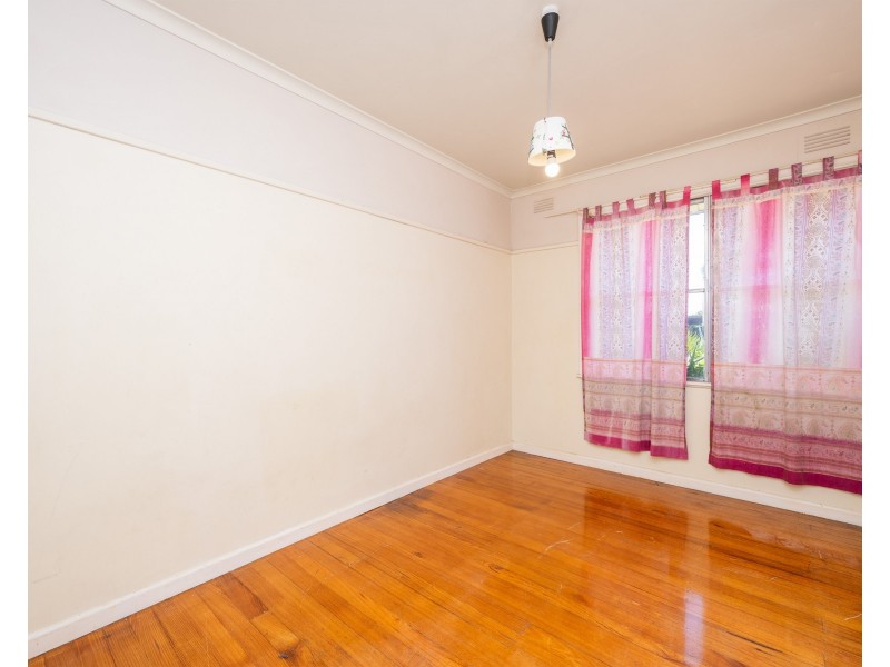 24 Cameron Avenue, Shepparton VIC 3630