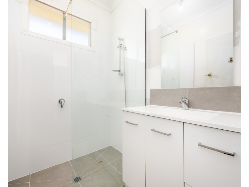 24 Cameron Avenue, Shepparton VIC 3630