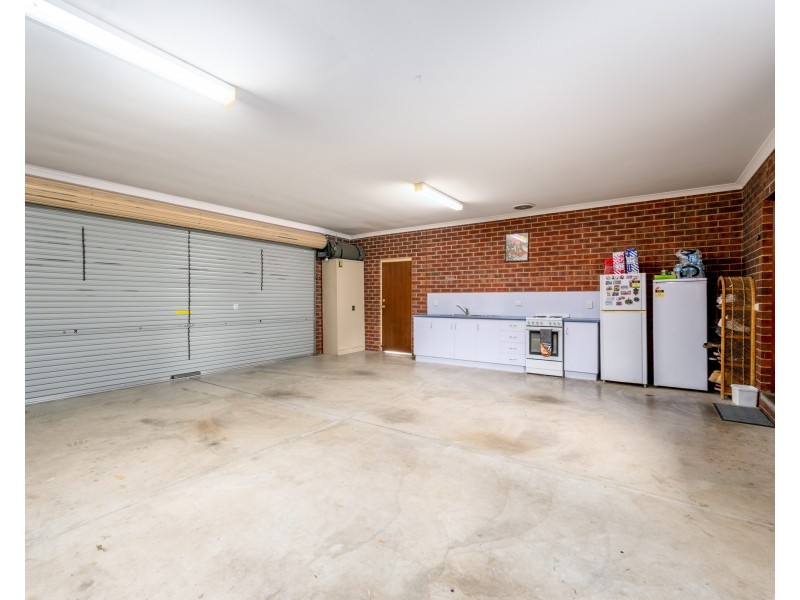 11 SUTTON ROAD, Shepparton VIC 3630