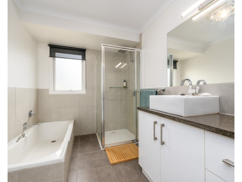 130 River Road, Kialla VIC 3631