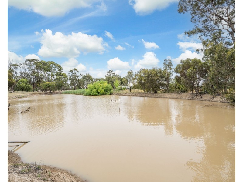 130 River Road, Kialla VIC 3631