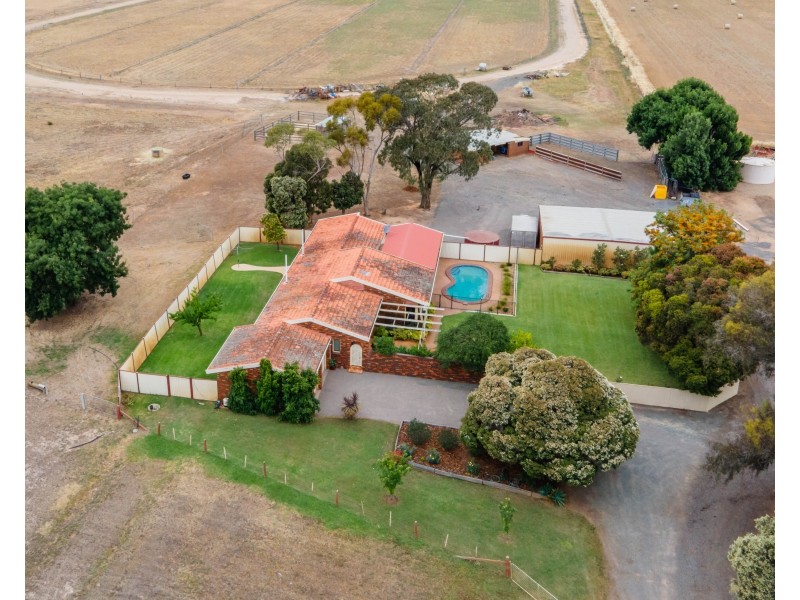 130 River Road, Kialla VIC 3631