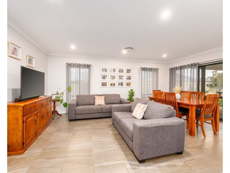 6 PERTOBE DRIVE, Kialla VIC 3631