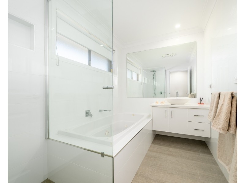 612 & 614 Midland Hwy, Shepparton East VIC 3631
