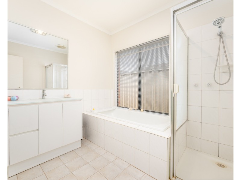 8 Paradise Court, Kialla VIC 3631