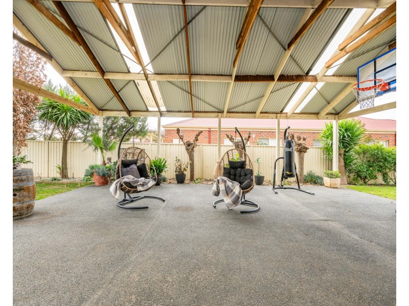 8 Paradise Court, Kialla VIC 3631