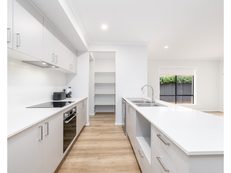 7A VICKERS STREET, Kialla VIC 3631