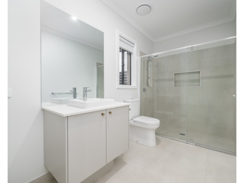 7A VICKERS STREET, Kialla VIC 3631