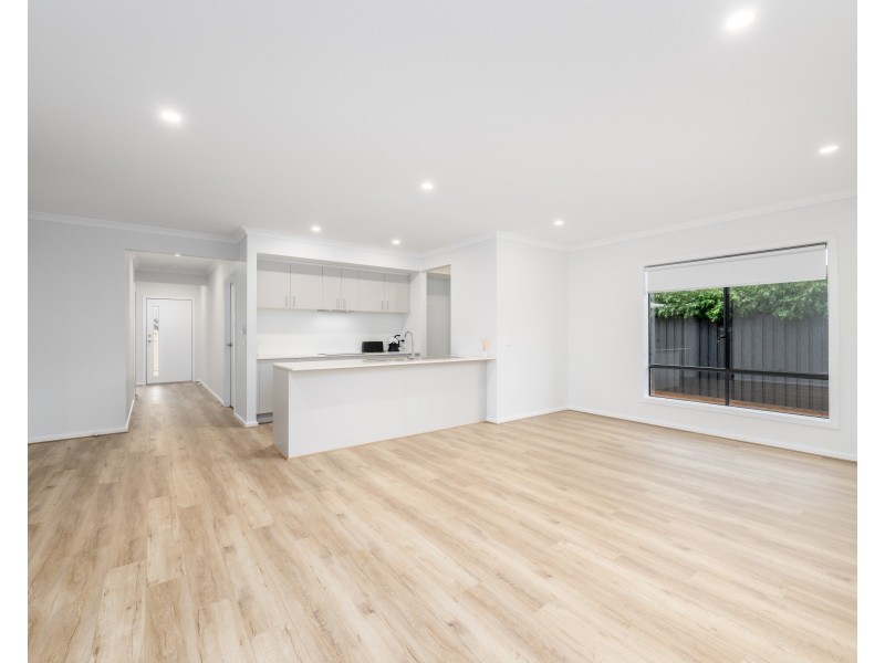 7A VICKERS STREET, Kialla VIC 3631