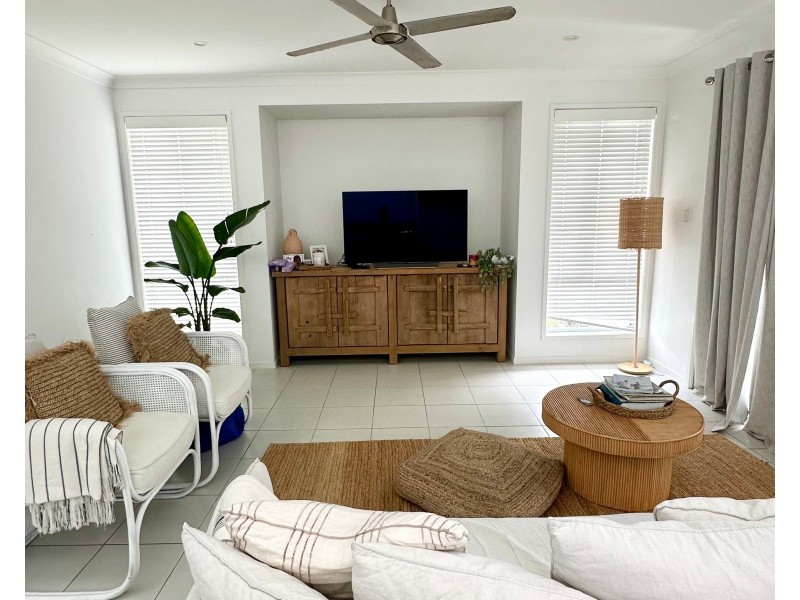 49 Laceflower Parade, Casuarina NSW 2487