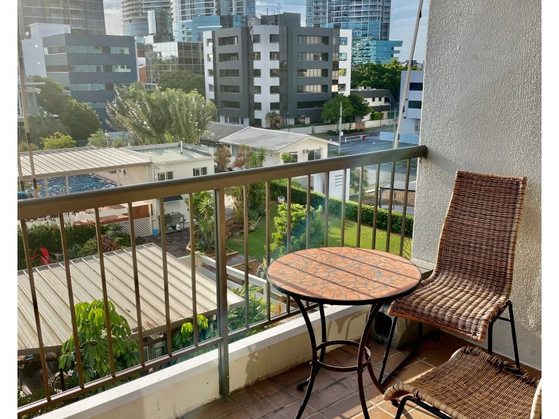 5c/10 Marine Parade, Southport QLD 4215