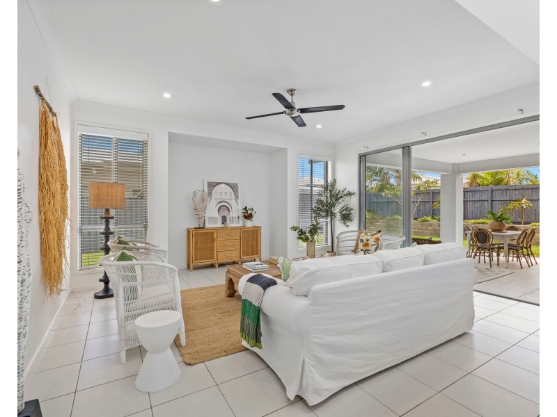 49 Laceflower Parade, Casuarina NSW 2487