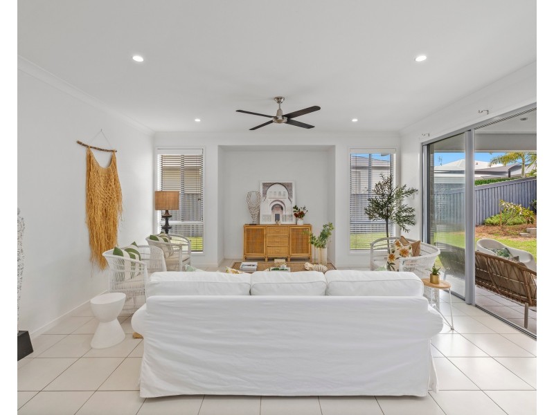 49 Laceflower Parade, Casuarina NSW 2487