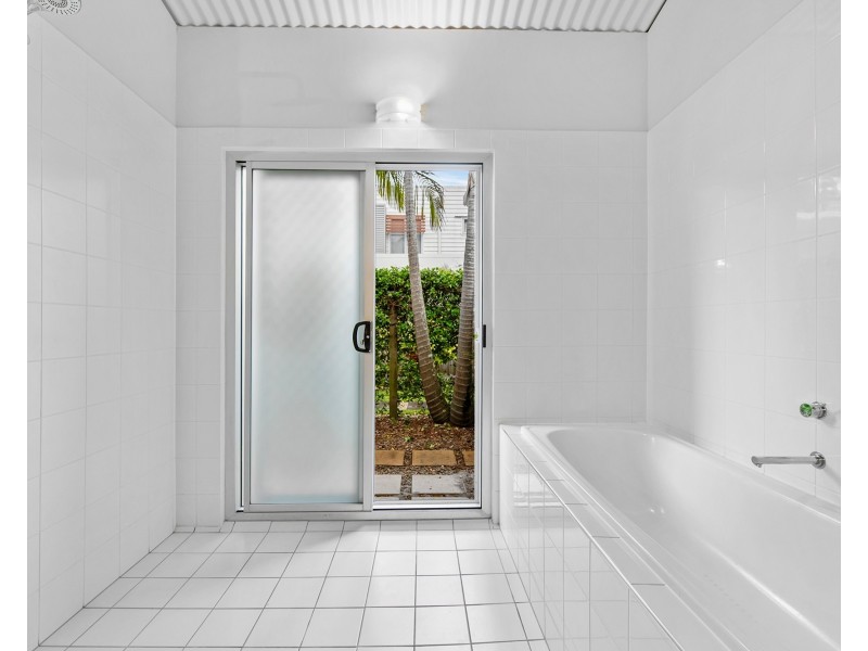 702 Casuarina Way, Casuarina NSW 2487