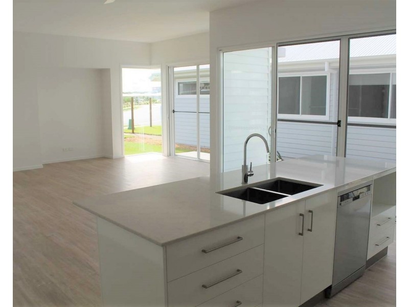 2A Blue Horizon Drive, Casuarina NSW 2487