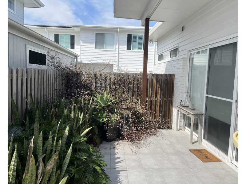 2A Blue Horizon Drive, Casuarina NSW 2487