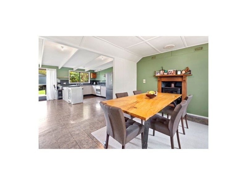 18 Vernon Street, Scotts Head NSW 2447