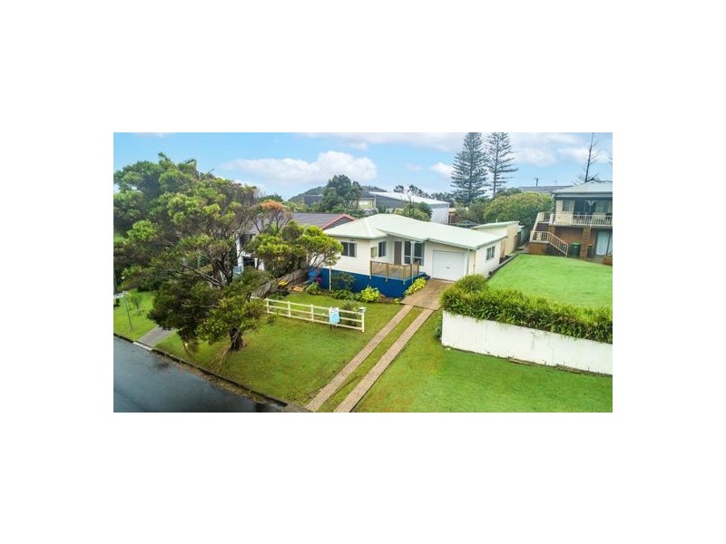 52 Waratah Street, Scotts Head NSW 2447
