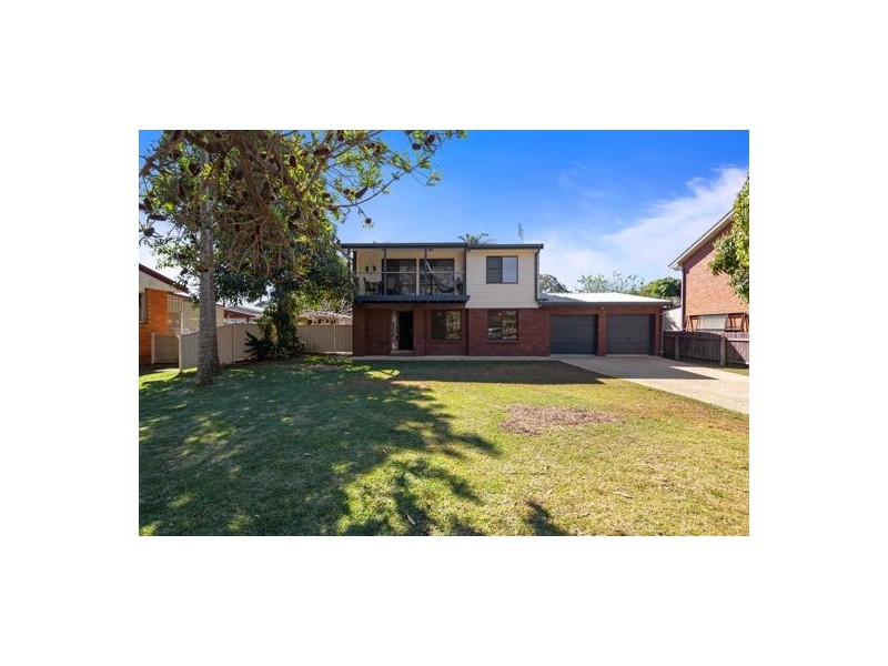 18 Nineteenth Ave, Stuarts Point NSW 2441