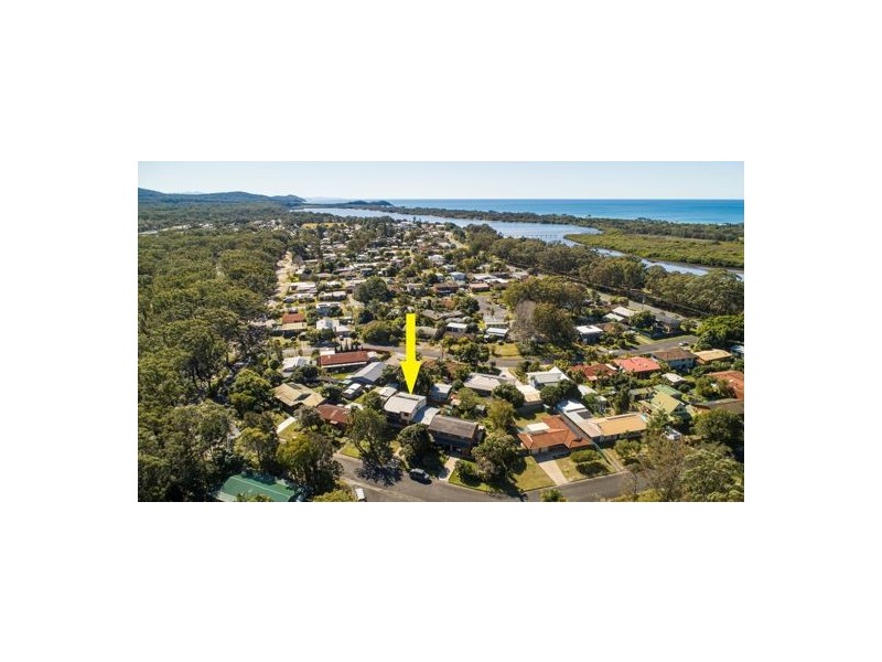18 Nineteenth Ave, Stuarts Point NSW 2441