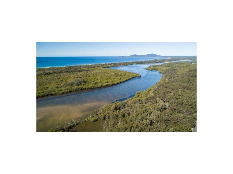 18 Nineteenth Ave, Stuarts Point NSW 2441