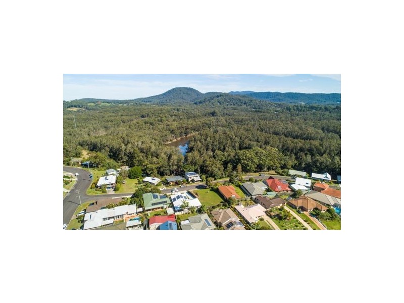 25 River Oak Crescent, Scotts Head NSW 2447
