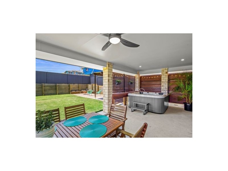 18 Macksville Heights Drive, Macksville NSW 2447