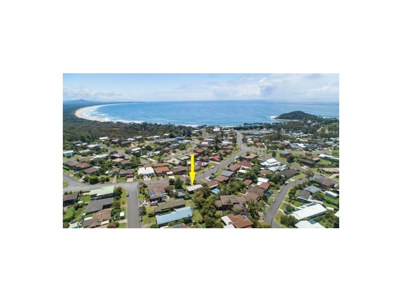 13 South Pacific Drive, Scotts Head NSW 2447
