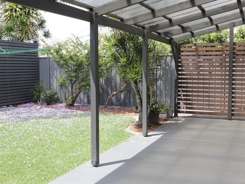 20 Barnard Street, Biggera Waters QLD 4216