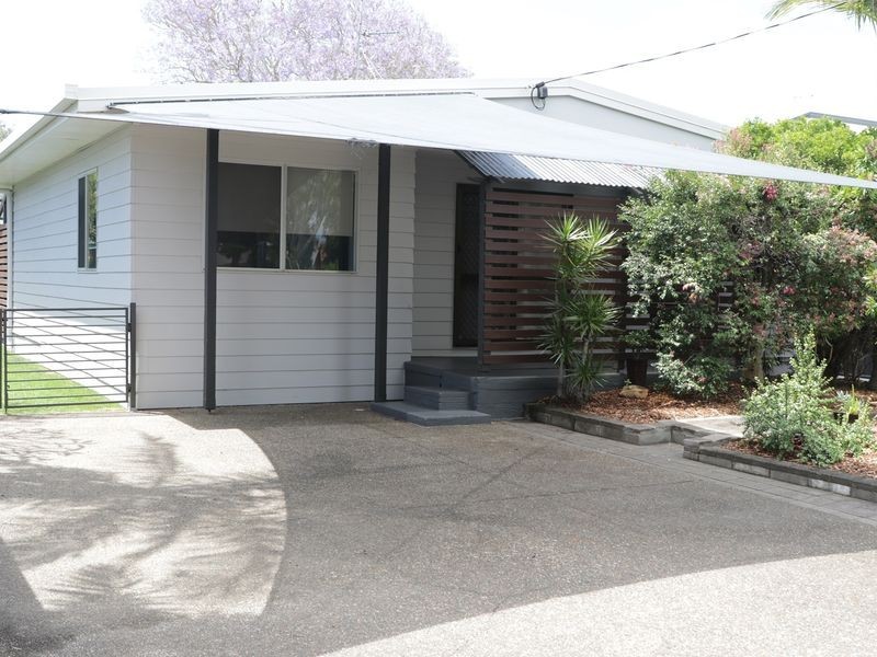 20 Barnard Street, Biggera Waters QLD 4216