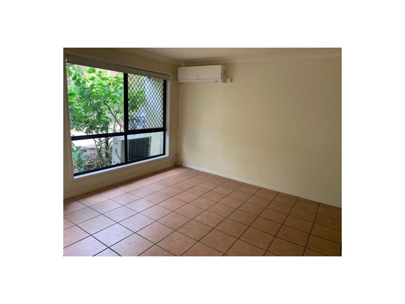 2/18 Agnes Street, Morningside QLD 4170