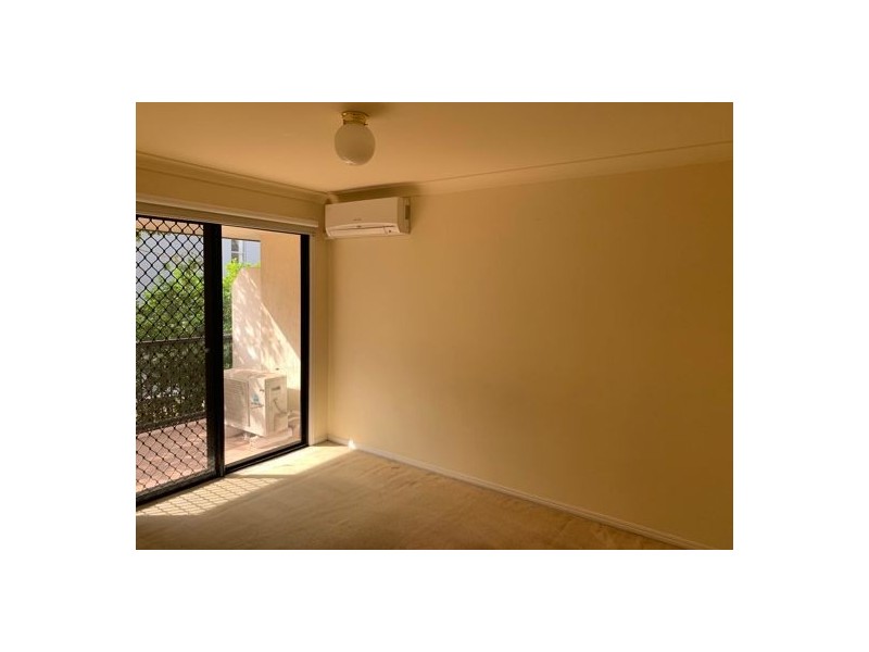 2/18 Agnes Street, Morningside QLD 4170