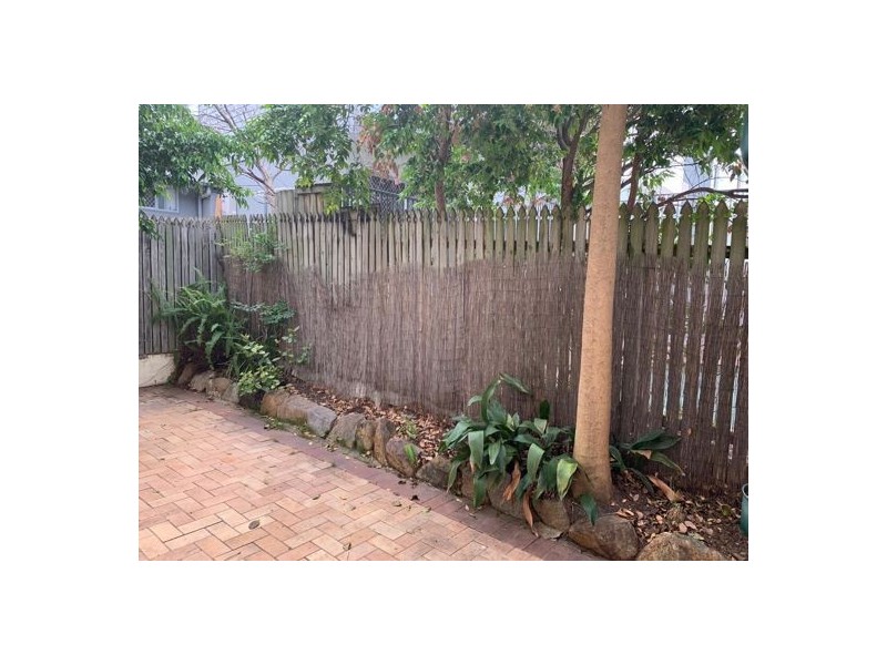 2/18 Agnes Street, Morningside QLD 4170
