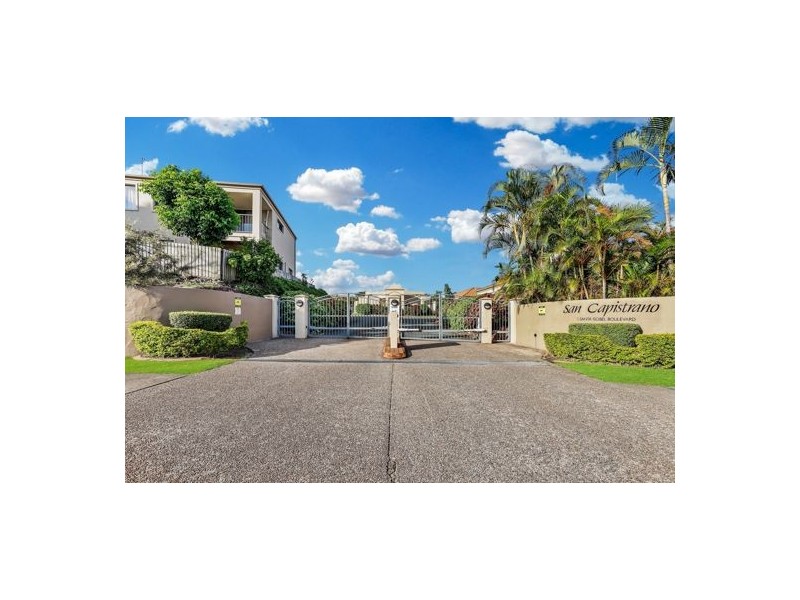 35/1-15 Santa Isobel Boulevarde, Pacific Pines QLD 4211