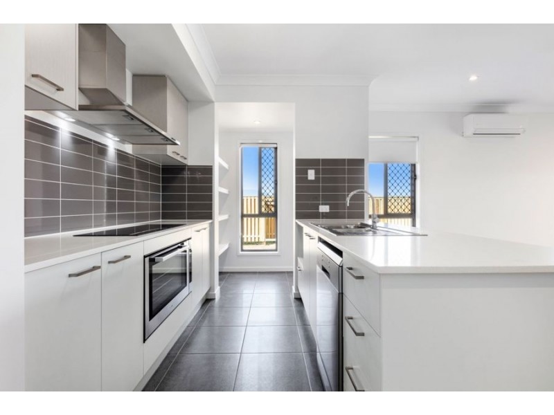 2 Dennis Street (off 2 Rohl Rd), Walloon QLD 4306