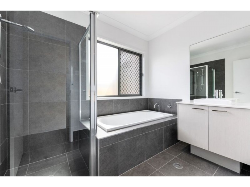 2 Dennis Street (off 2 Rohl Rd), Walloon QLD 4306