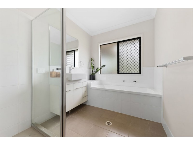 30 Woodland Avenue, Mount Nathan QLD 4211