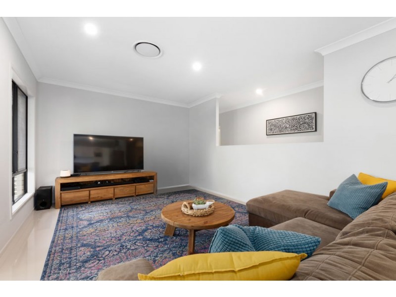 30 Woodland Avenue, Mount Nathan QLD 4211