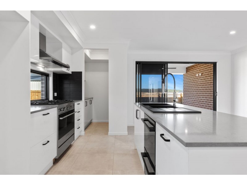 28 Cypress Street, Collingwood Park QLD 4301