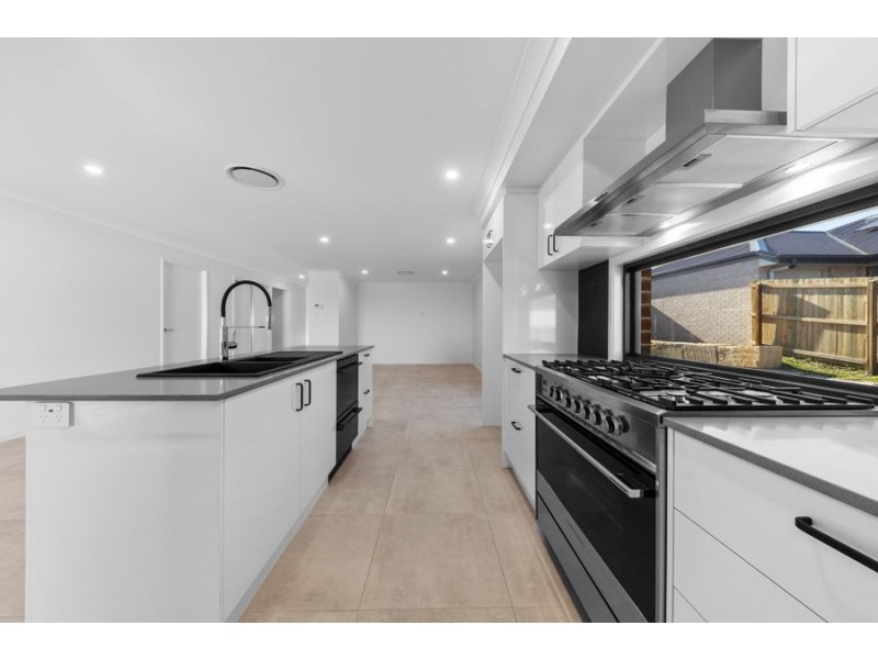 28 Cypress Street, Collingwood Park QLD 4301