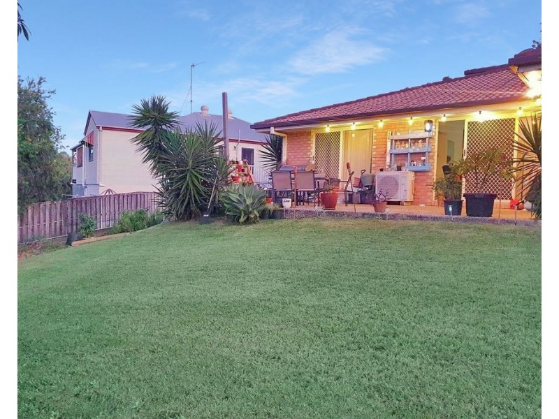 11 Papara Street, Pacific Pines QLD 4211