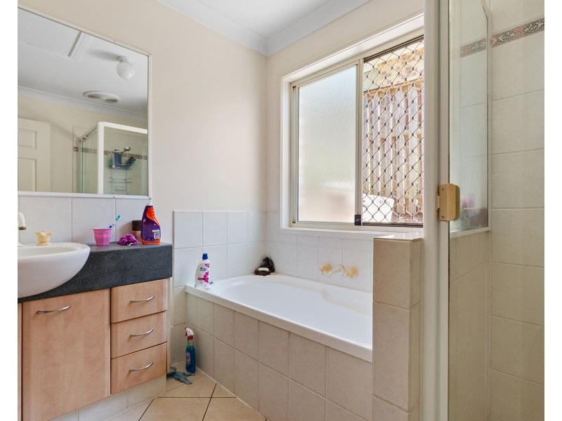 11 Papara Street, Pacific Pines QLD 4211