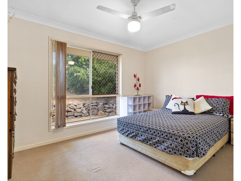 11 Papara Street, Pacific Pines QLD 4211