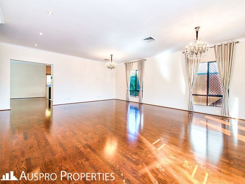 7 Beechwood Cl, Stretton QLD 4116