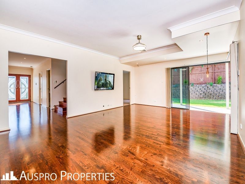 7 Beechwood Cl, Stretton QLD 4116