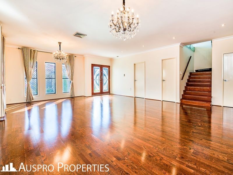 7 Beechwood Cl, Stretton QLD 4116