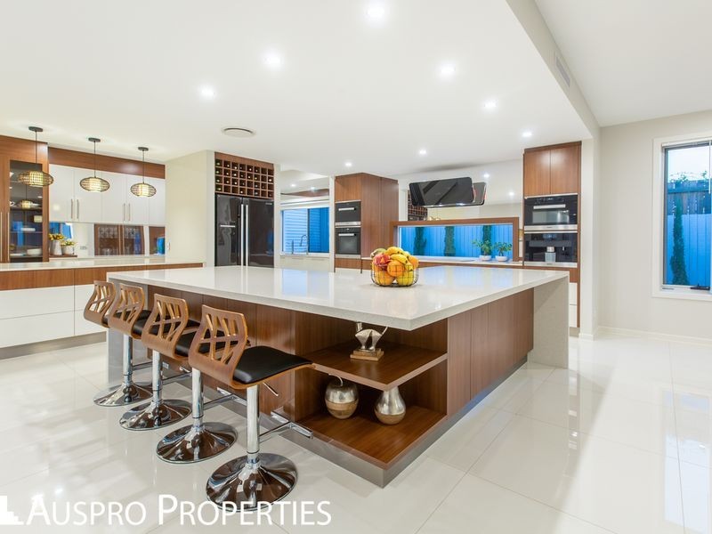 27 Elderbury Place, Stretton QLD 4116