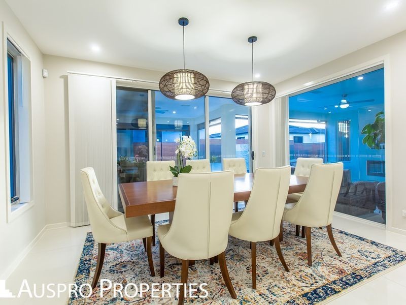 27 Elderbury Place, Stretton QLD 4116